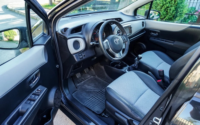 Toyota Yaris cena 32900 przebieg: 180598, rok produkcji 2012 z Radom małe 704